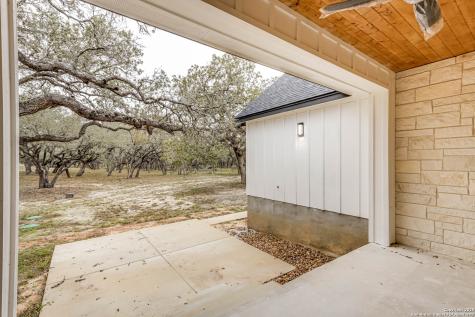 864 Paddy Road Floresville TX 78114