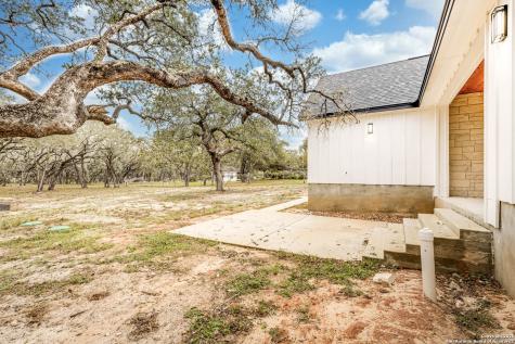 864 Paddy Road Floresville TX 78114