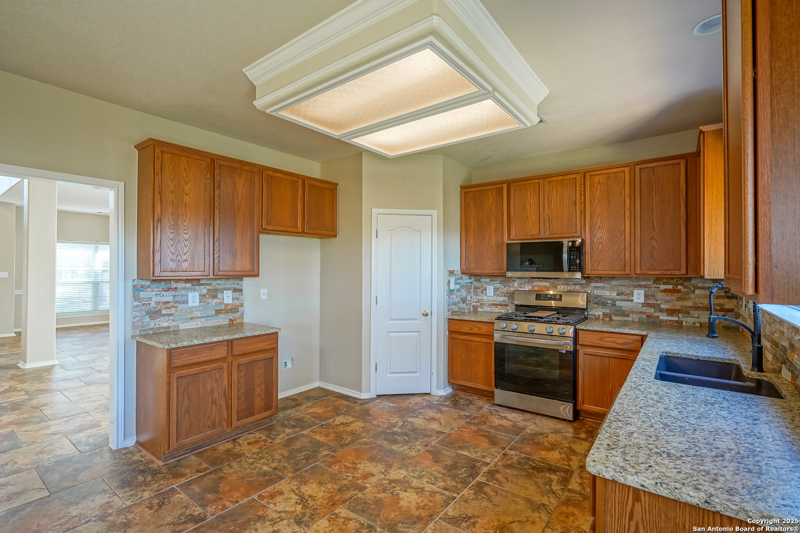 21111 Encino Ash San Antonio TX 78259