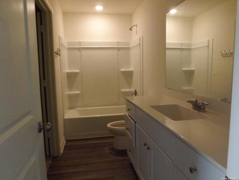 5495 Rue Girard Converse TX 78109