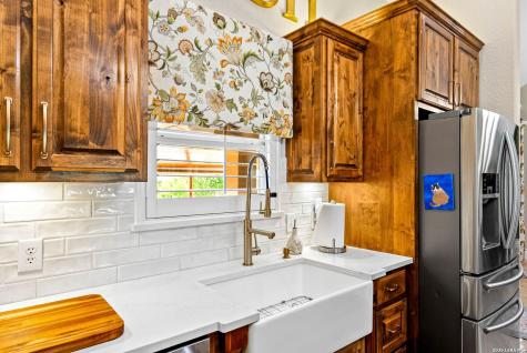 194 Mull Road Kerrville TX 78028