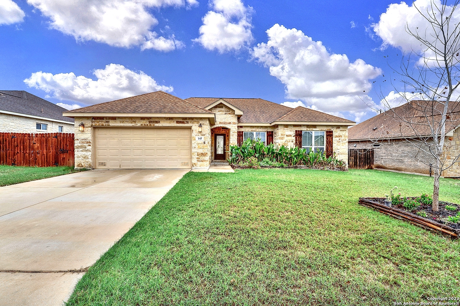 145 N 1st Street Floresville TX 78114