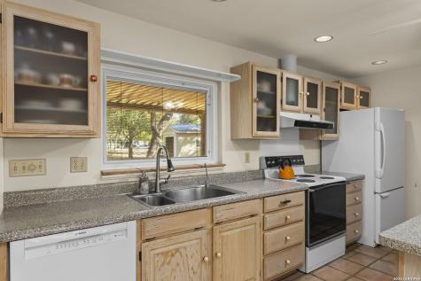 25327 Triangle Loop San Antonio TX 78255