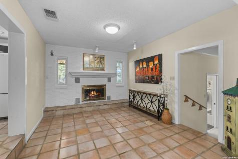 25327 Triangle Loop San Antonio TX 78255