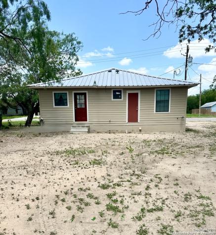 221 Chaparral Street Uvalde TX 78801