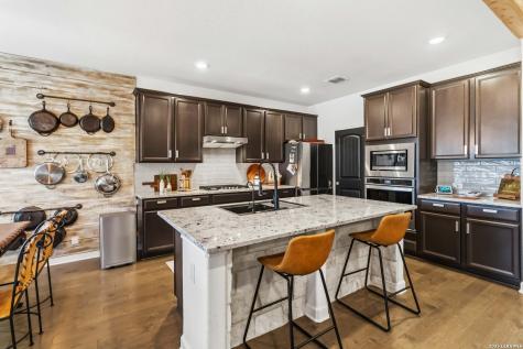1531 Esser Crossing New Braunfels TX 78132