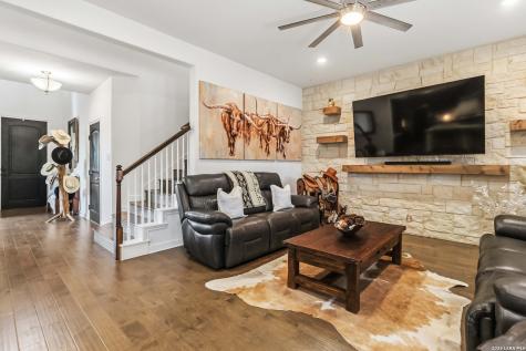 1531 Esser Crossing New Braunfels TX 78132