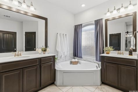 1531 Esser Crossing New Braunfels TX 78132