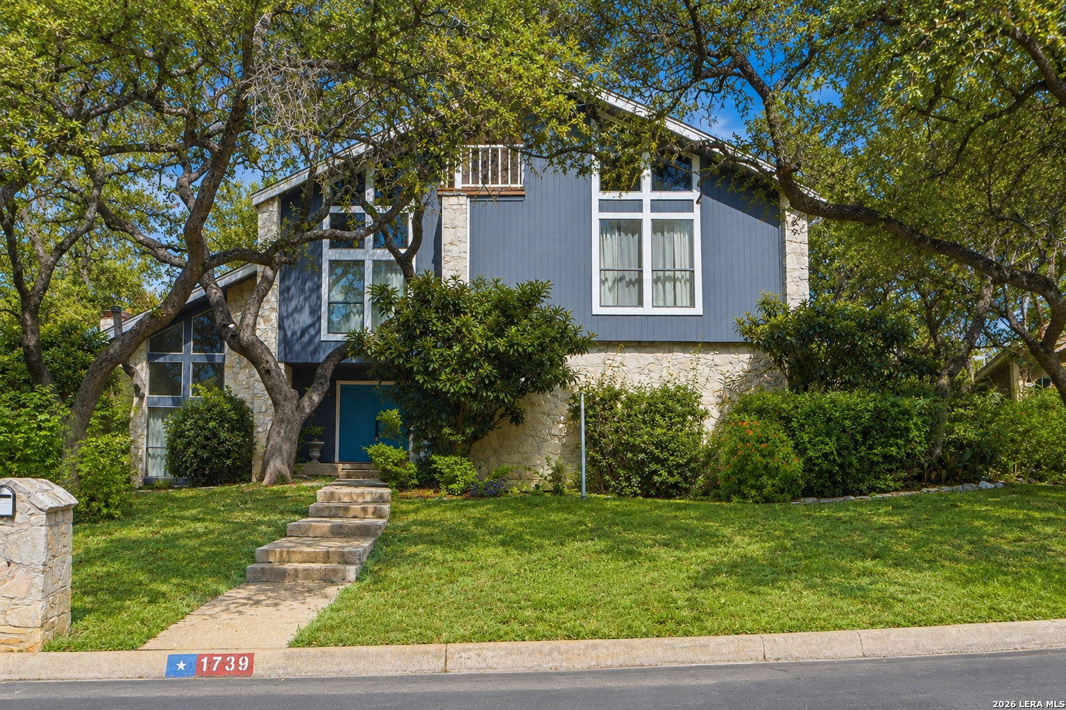 1739 Royal Crescent San Antonio TX 78231