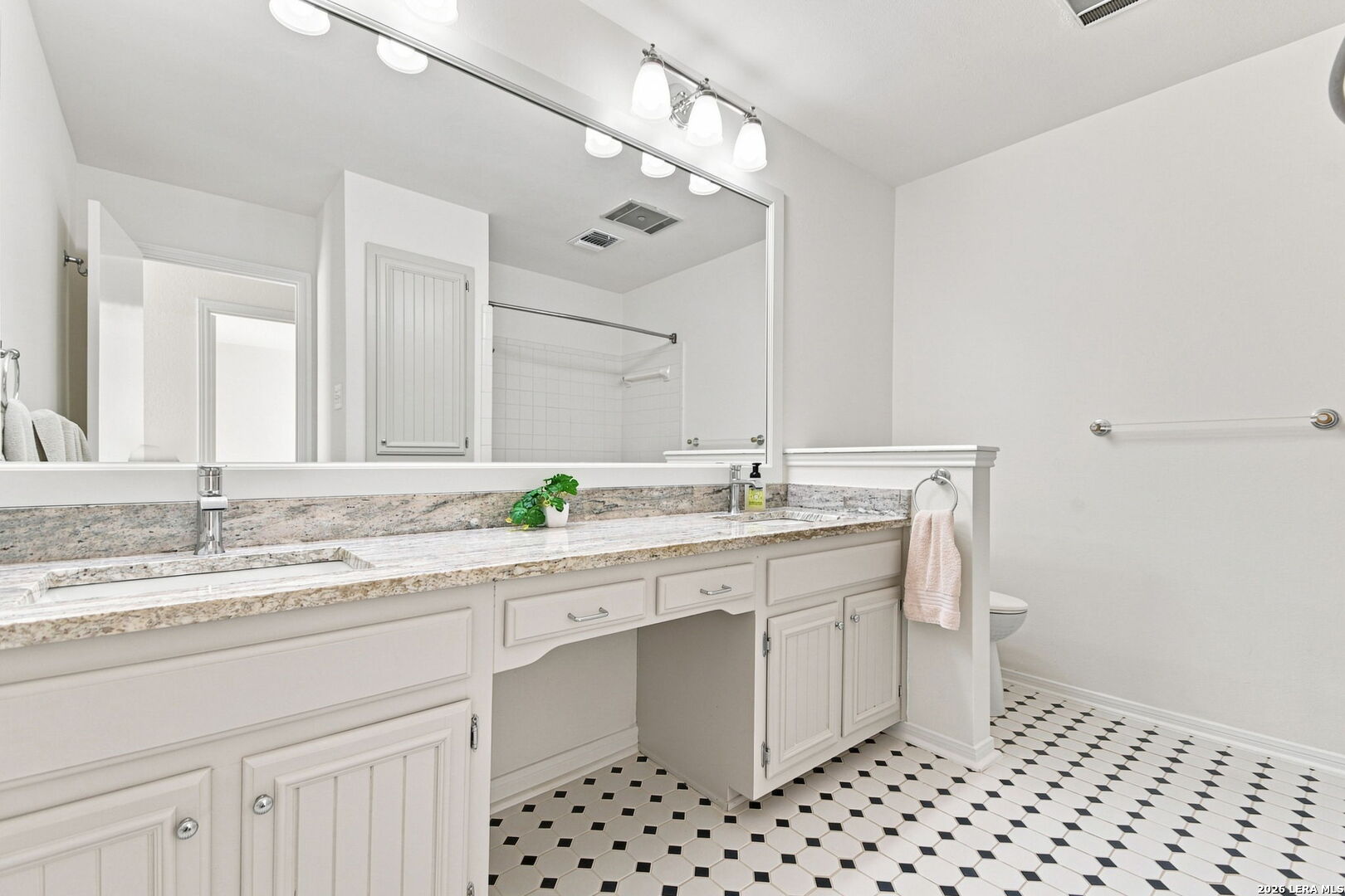 1739 Royal Crescent San Antonio TX 78231
