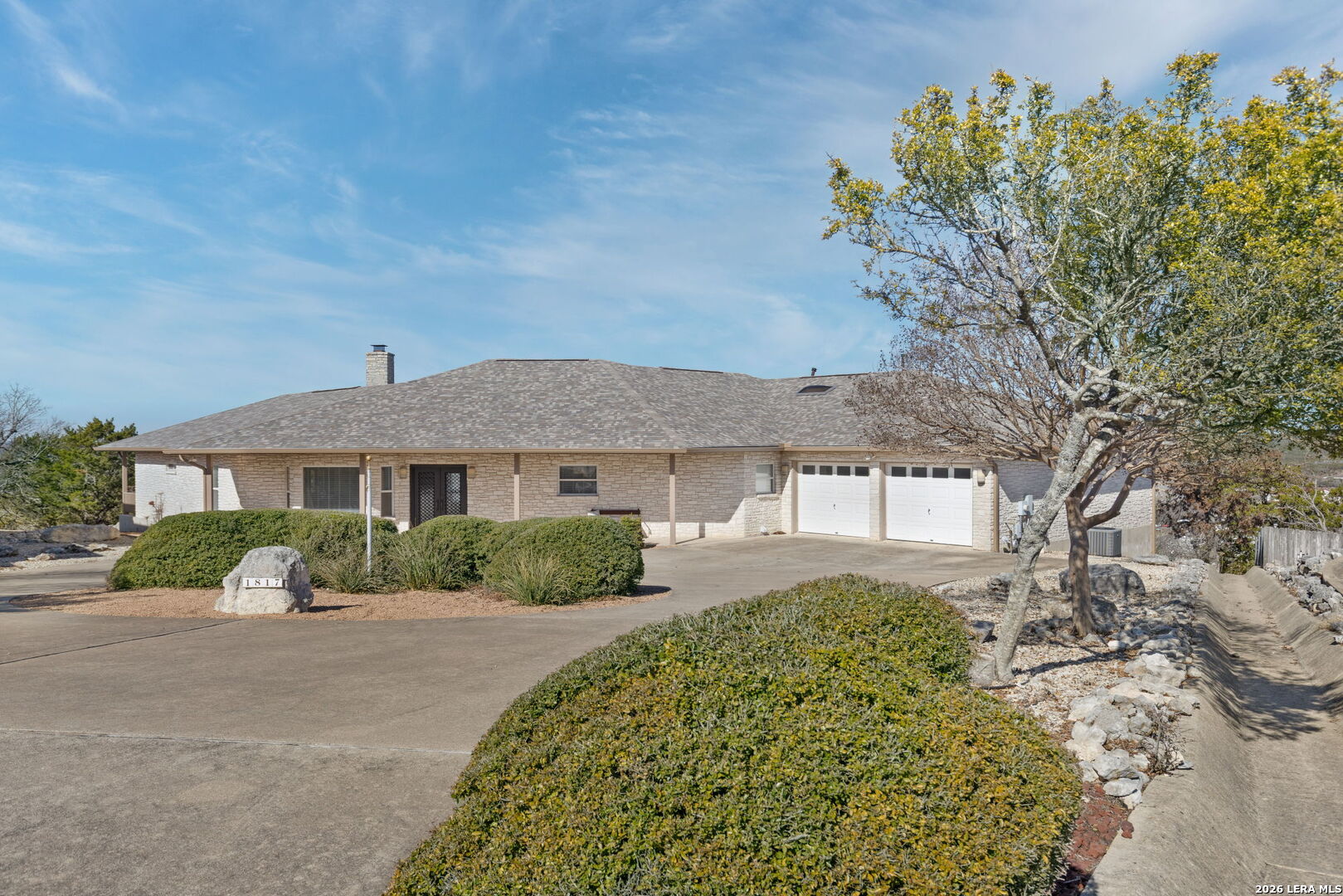 1817 Summit Point Kerrville TX 78028