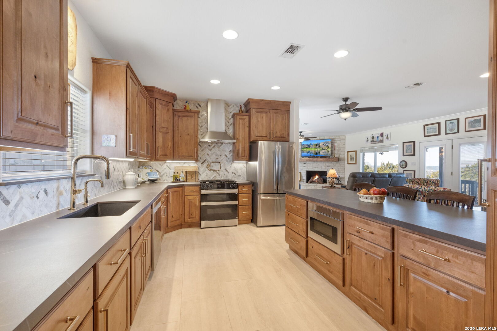 1817 Summit Point Kerrville TX 78028