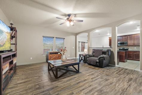 8923 Rainbow Creek San Antonio TX 78245
