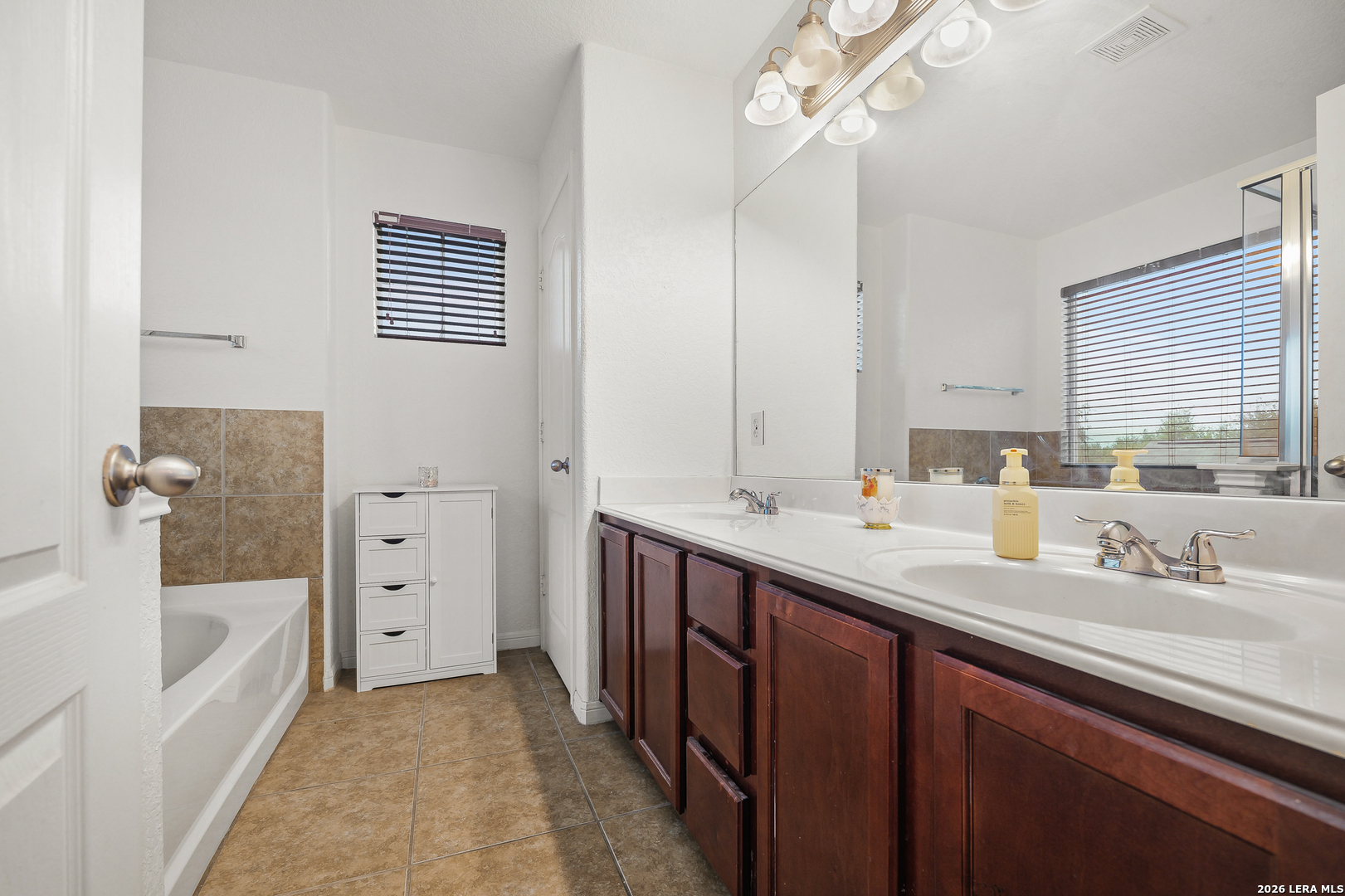 8923 Rainbow Creek San Antonio TX 78245