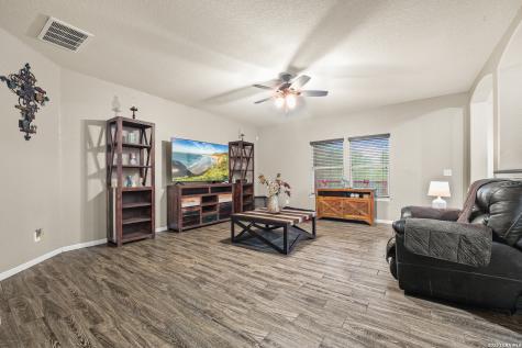8923 Rainbow Creek San Antonio TX 78245