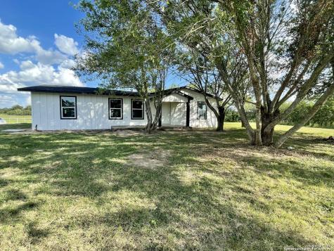 707 Fm 536 Floresville TX 78114