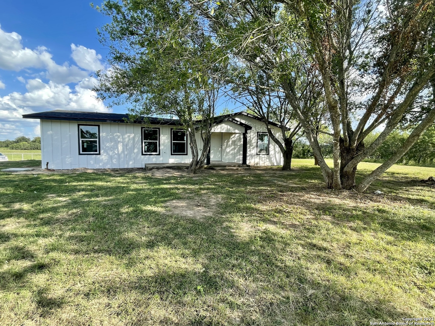 707 Fm 536 Floresville TX 78114