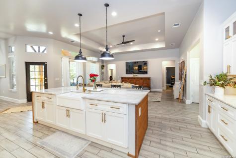 240 Eaglerock Poteet TX 78065