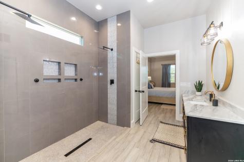 240 Eaglerock Poteet TX 78065