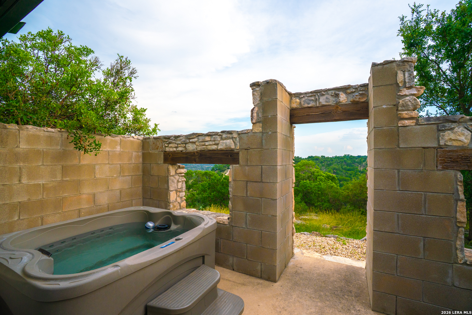 225 Valley View Drive Comfort TX 78013