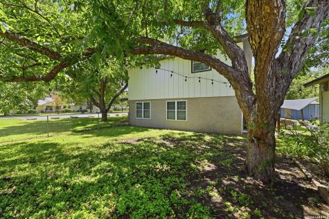 15751 Medina Lacoste TX 78039
