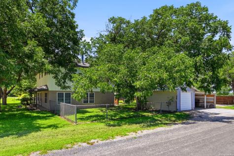 15751 Medina Lacoste TX 78039
