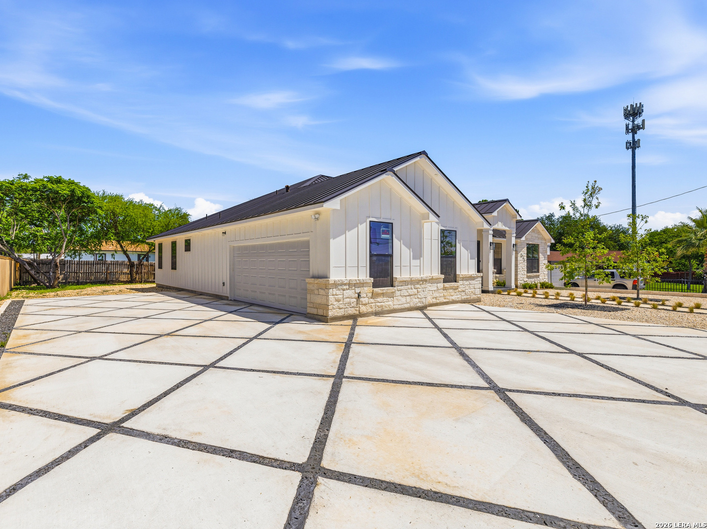 915 Burr Road Terrell Hills TX 78209