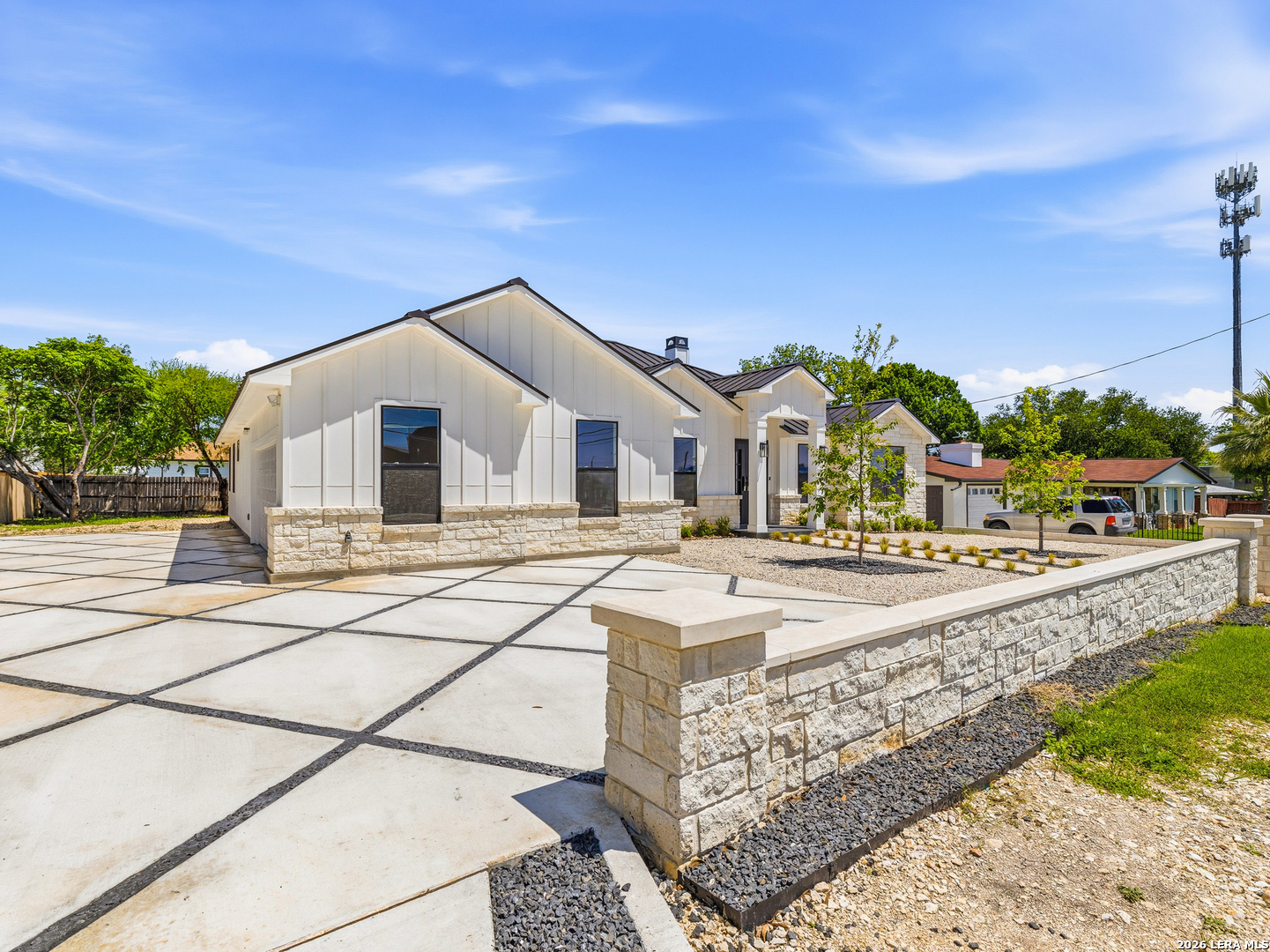 915 Burr Road Terrell Hills TX 78209