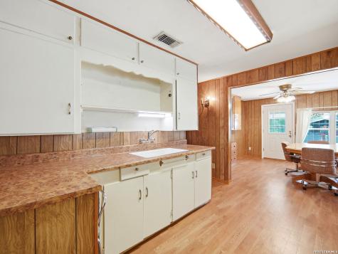 2323 Hiawatha San Antonio TX 78210
