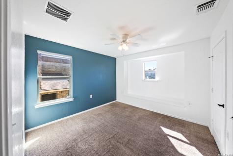 7454 Bluebonnet Bay San Antonio TX 78218