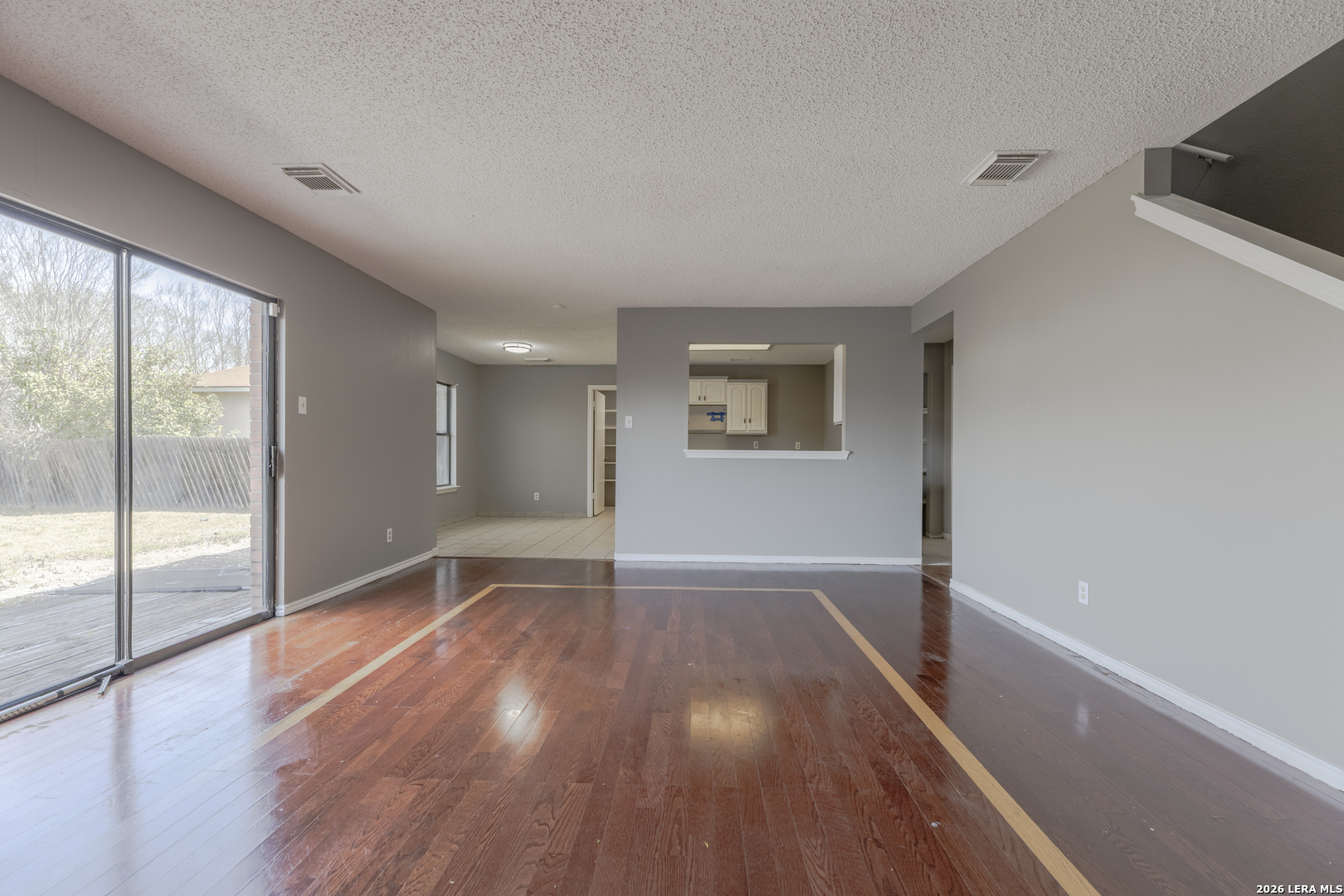 8011 Chestnut Cedar Drive Converse TX 78109