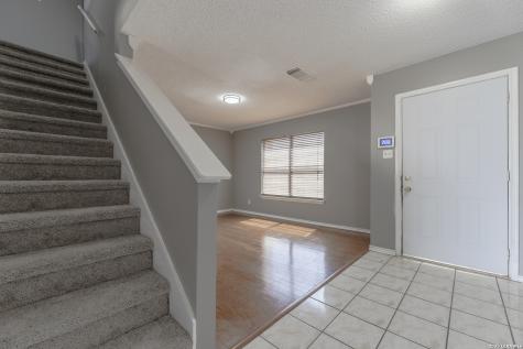 8011 Chestnut Cedar Drive Converse TX 78109
