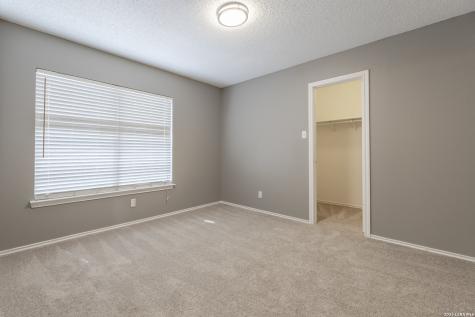 8011 Chestnut Cedar Drive Converse TX 78109