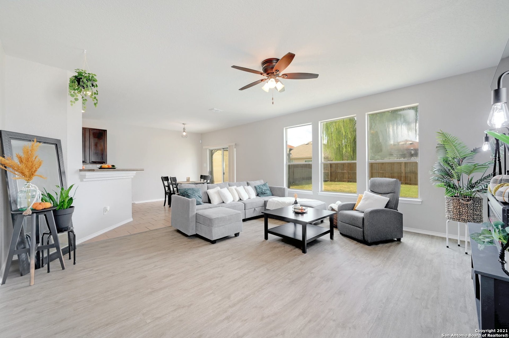 639 Sanderling San Antonio TX 78245
