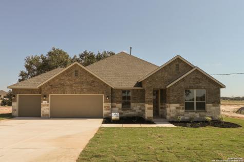 135 Arched Oak Loop Floresville TX 78114