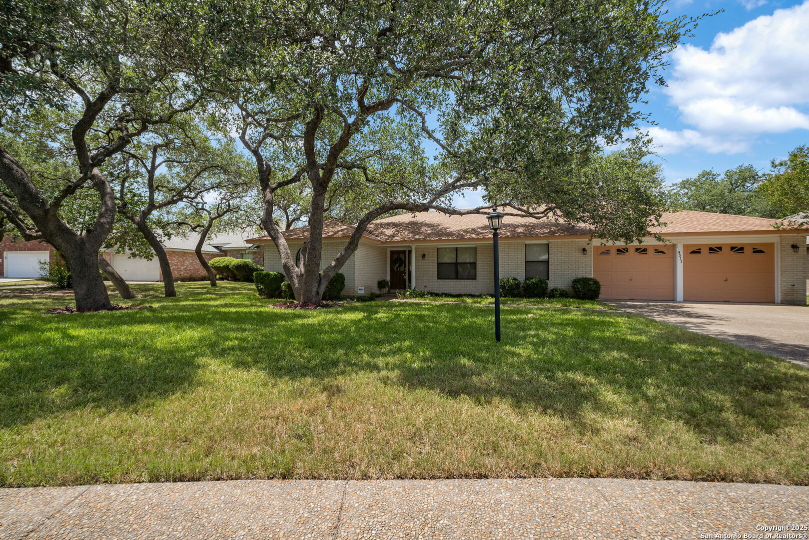 4511 Empress Woods San Antonio TX 78249