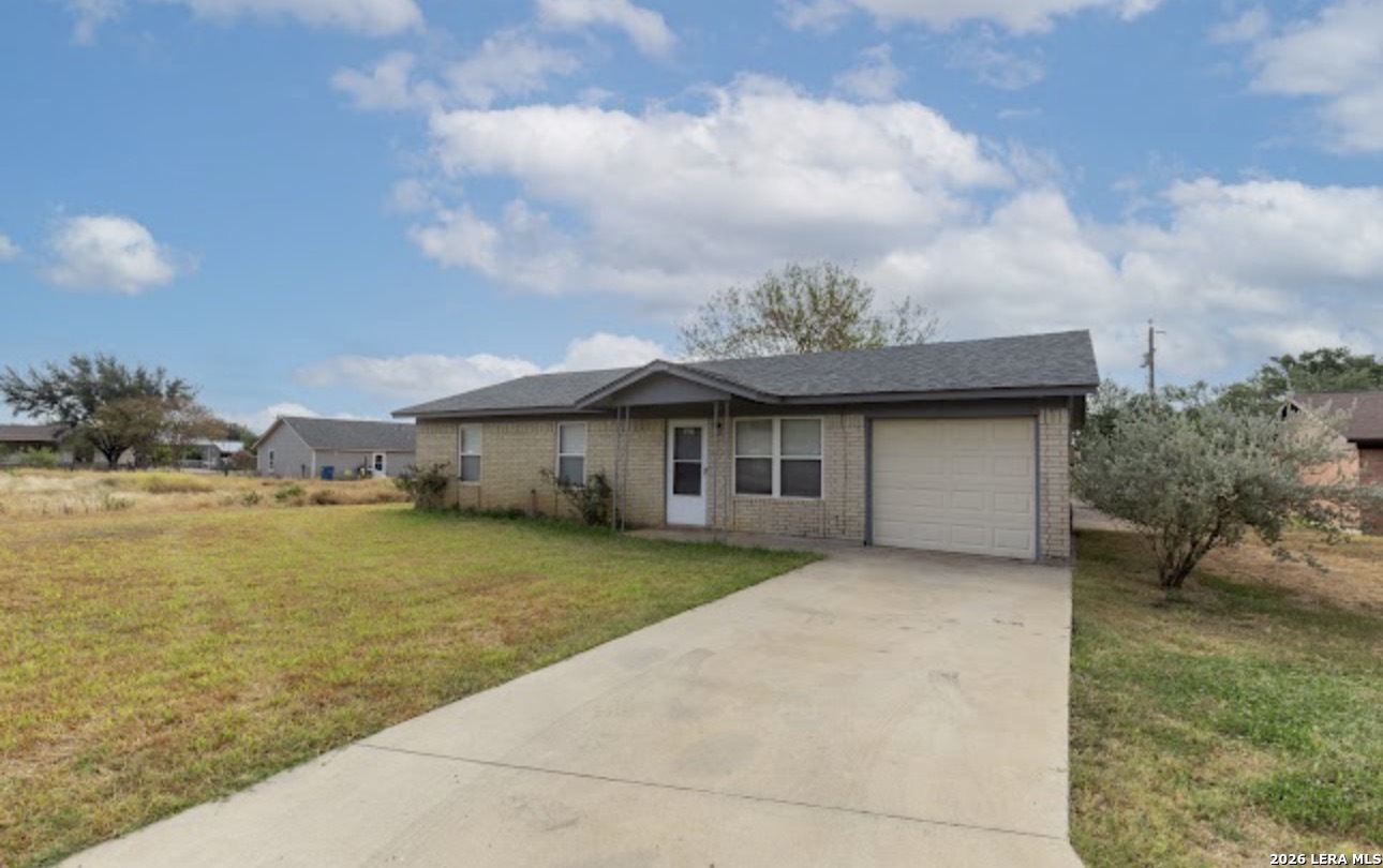 2832 County Road 1129 Pearsall TX 78061