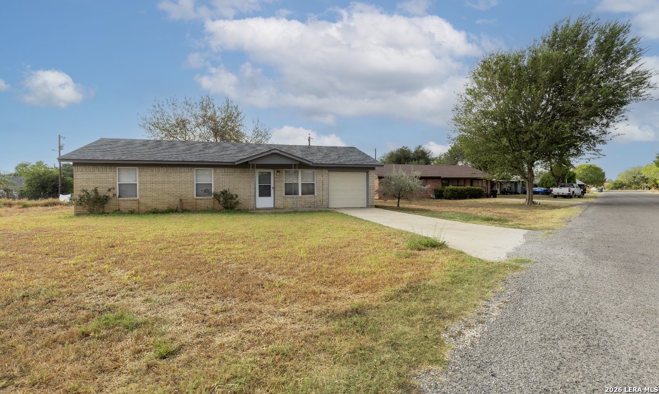 2832 County Road 1129 Pearsall TX 78061