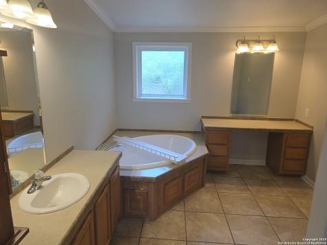 7940 County Road 279 Rio Medina TX 78066