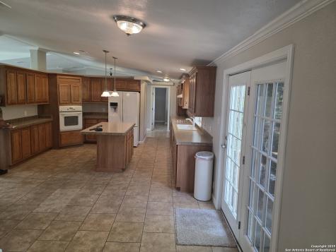7940 County Road 279 Rio Medina TX 78066