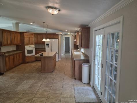 7940 County Road 279 Rio Medina TX 78066