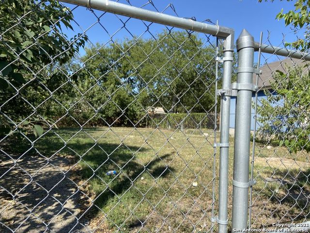 627 S Olive Street San Antonio TX 78203