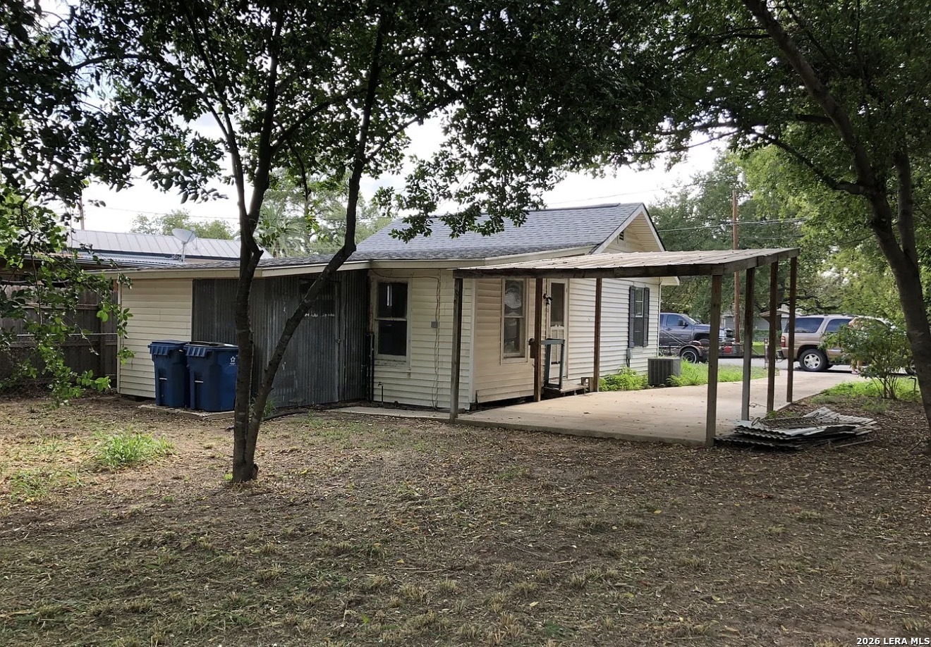 907 Martin Street Pleasanton TX 78064