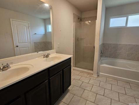 6437 Kingsley Edge San Antonio TX 78252