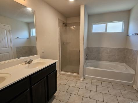 6437 Kingsley Edge San Antonio TX 78252