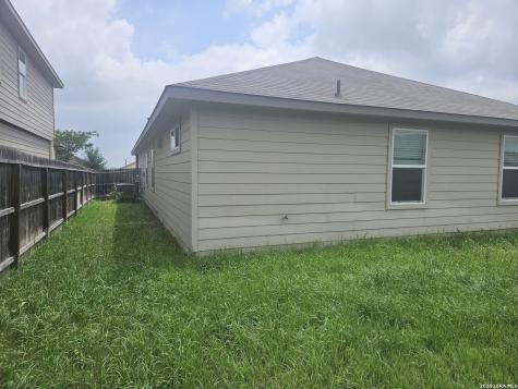 6437 Kingsley Edge San Antonio TX 78252