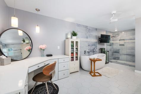 311 E Woodlake Drive San Antonio TX 78229