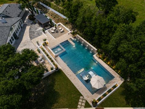 311 E Woodlake Drive San Antonio TX 78229
