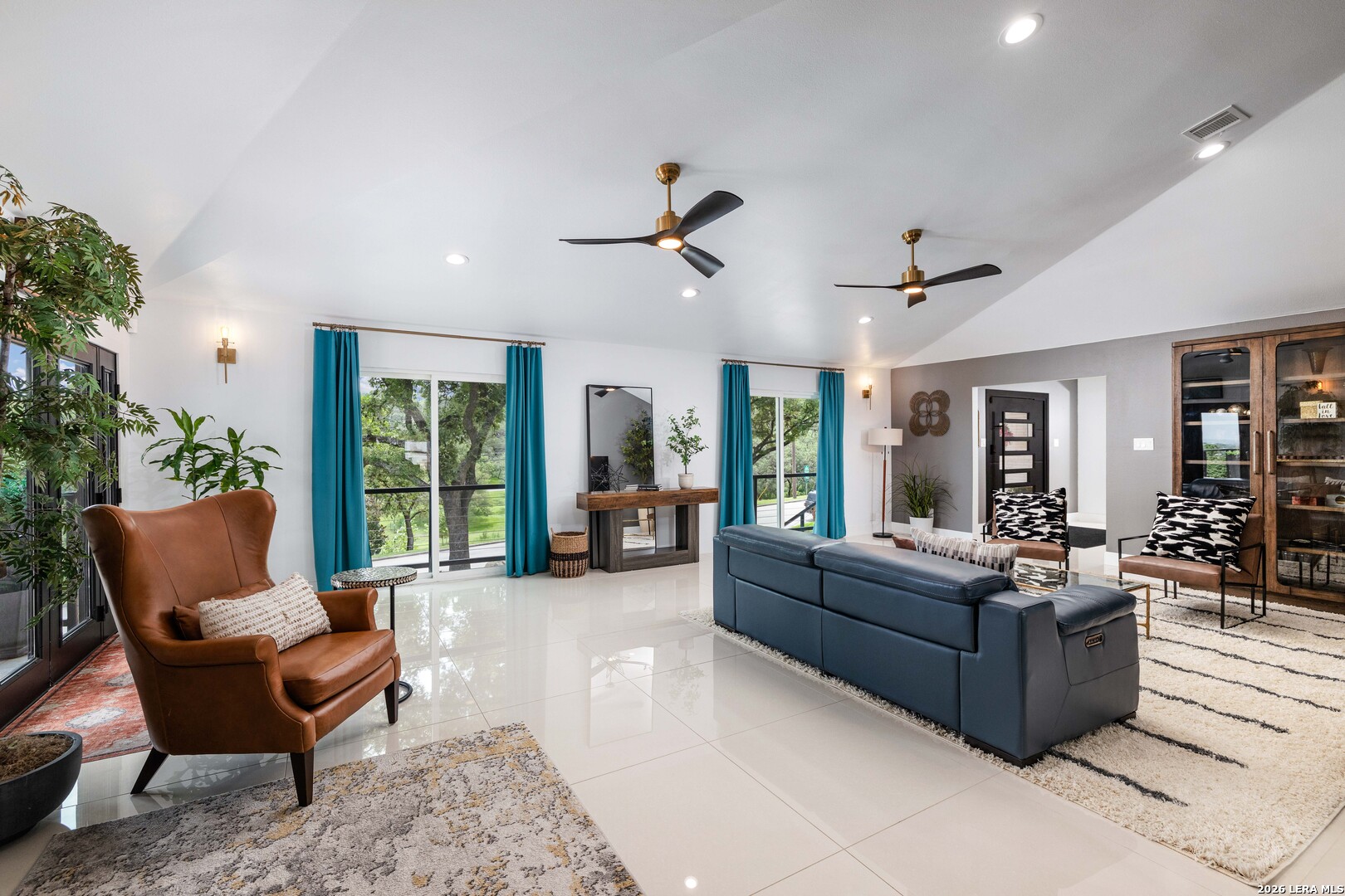 311 E Woodlake Drive San Antonio TX 78229