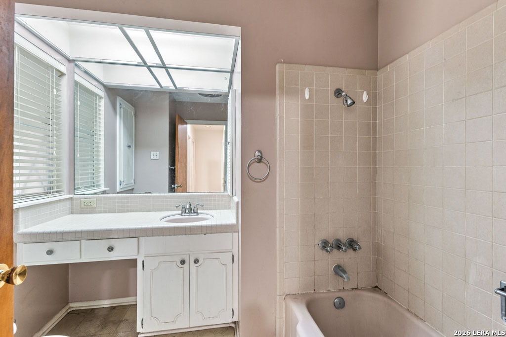 5615 Gillis San Antonio TX 78240
